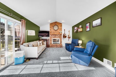 Tiny photo for 2105 Lawson Boulevard, Gurnee, IL 60031 (MLS # 12520778)