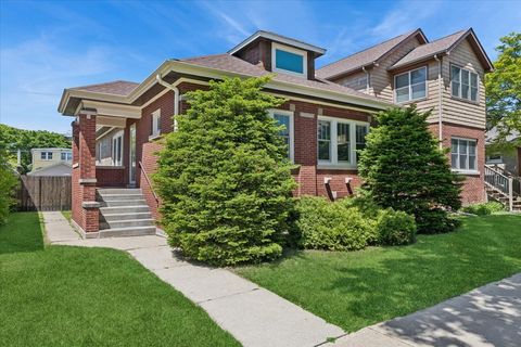 Photo of 3810 N Mozart Street, Chicago, IL 60618 (MLS # 12649425)