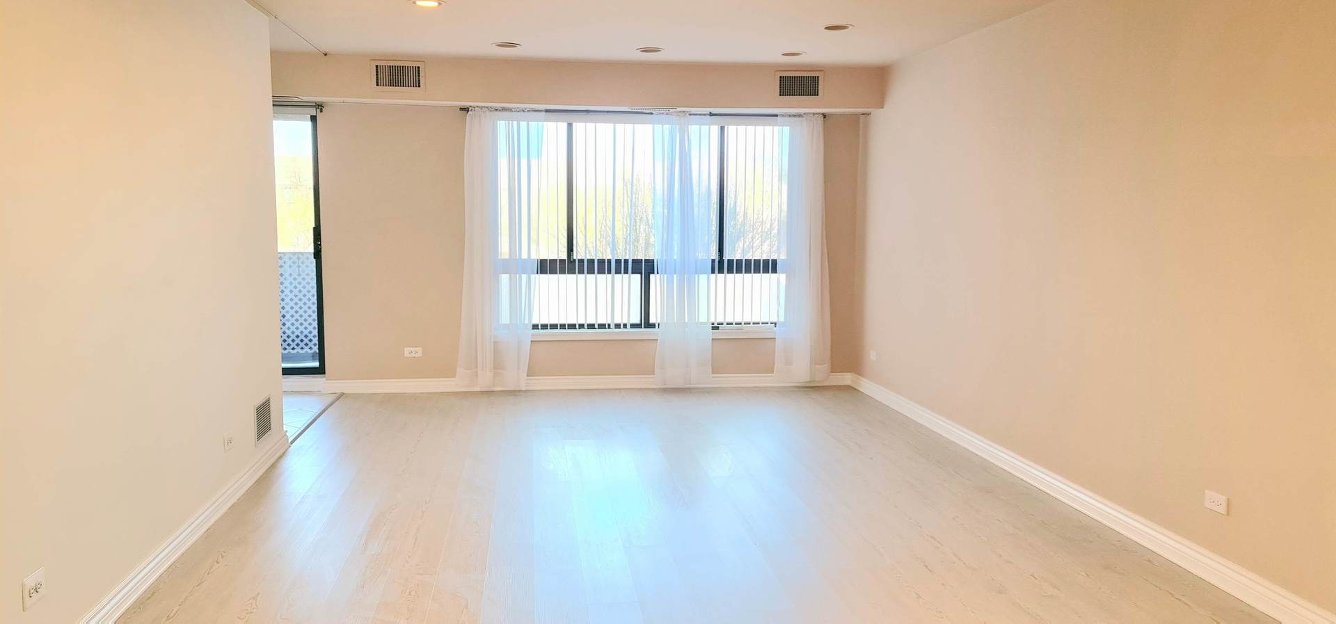 3700 Capri Court 206