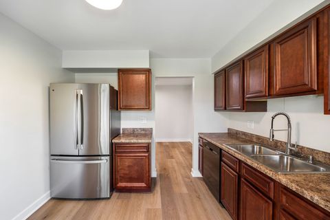Tiny photo for 435 Sandpiper Court #A, Aurora, IL 60504 (MLS # 12634061)