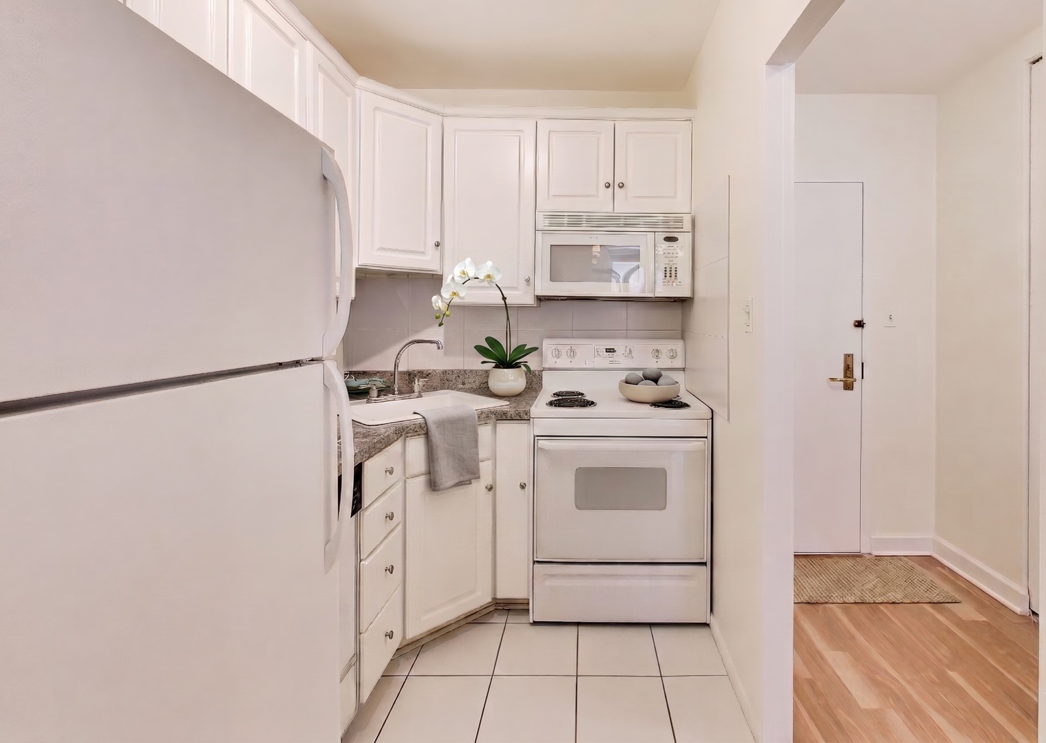 777 N Michigan Avenue 3406