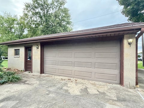 Tiny photo for 909 W Washington Street, Clinton, IL 61727 (MLS # 12744506)