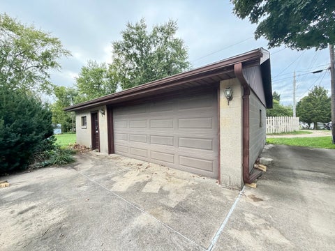 Tiny photo for 909 W Washington Street, Clinton, IL 61727 (MLS # 12744506)
