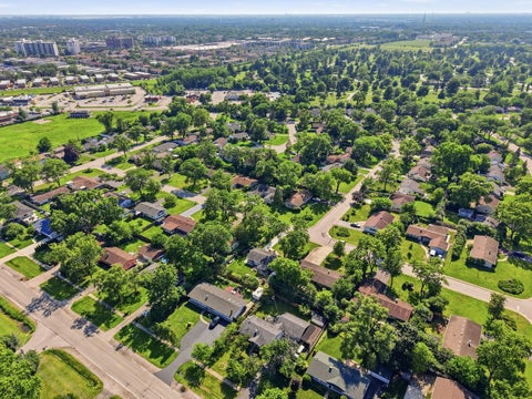 Tiny photo for 403 Hazelwood Lane, Glenview, IL 60025 (MLS # 12706530)