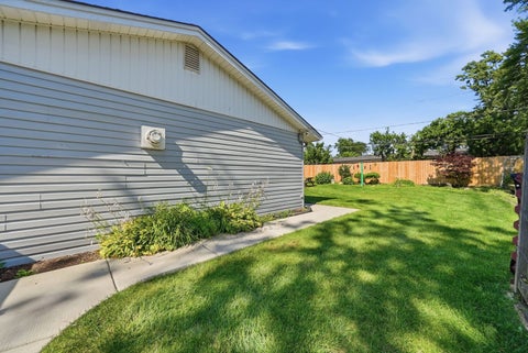Tiny photo for 403 Hazelwood Lane, Glenview, IL 60025 (MLS # 12706530)