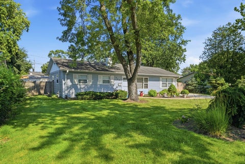 Tiny photo for 403 Hazelwood Lane, Glenview, IL 60025 (MLS # 12706530)