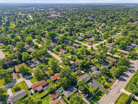 Tiny photo for 403 Hazelwood Lane, Glenview, IL 60025 (MLS # 12706530)