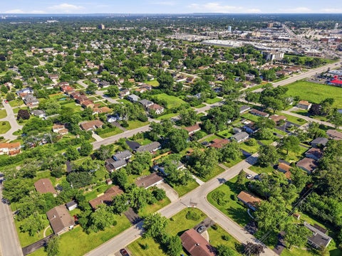 Tiny photo for 403 Hazelwood Lane, Glenview, IL 60025 (MLS # 12706530)