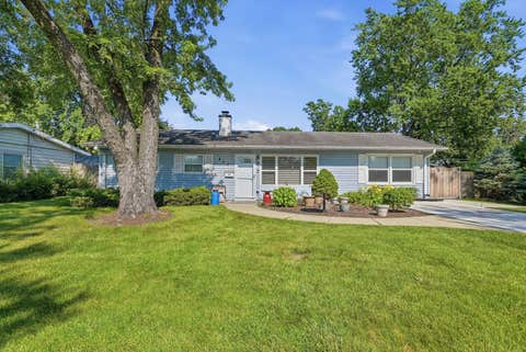 Tiny photo for 403 Hazelwood Lane, Glenview, IL 60025 (MLS # 12706530)