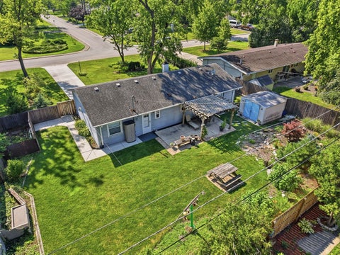 Tiny photo for 403 Hazelwood Lane, Glenview, IL 60025 (MLS # 12706530)