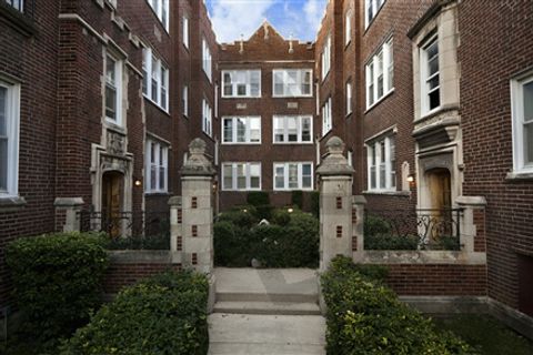 3038 W Wellington Street 3 Chicago IL 60618