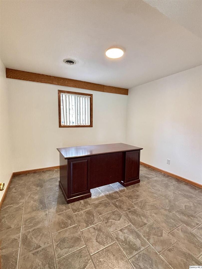 202 N Scofield
