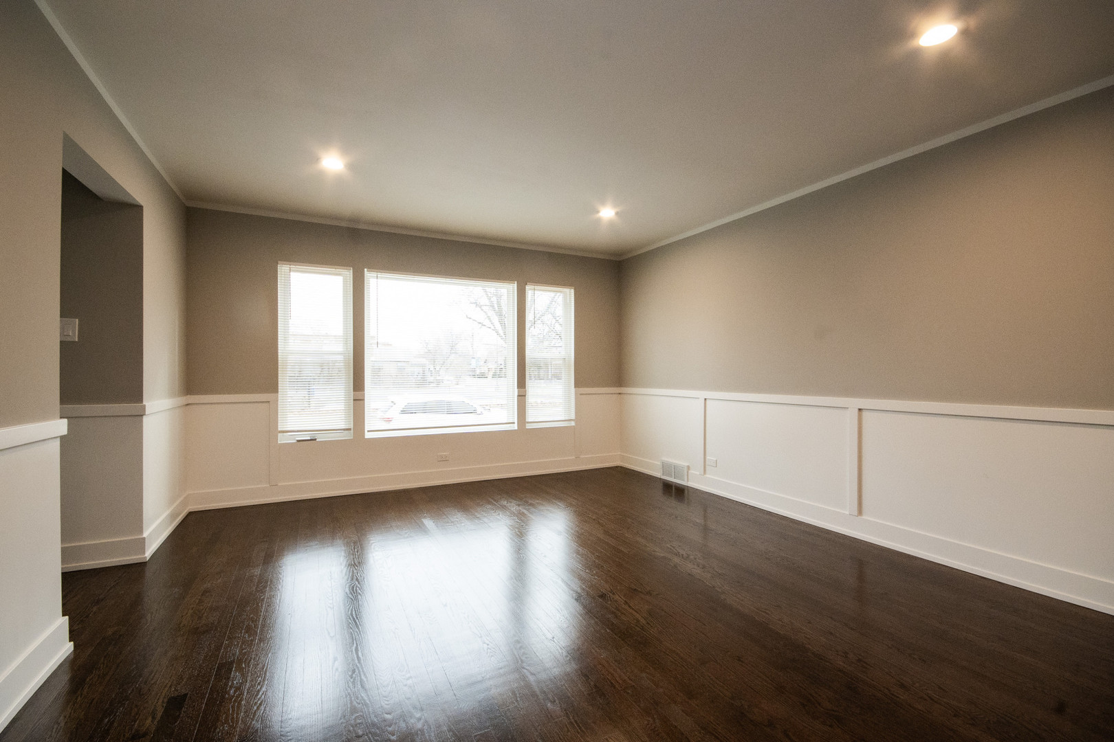 8318 S Blackstone Avenue