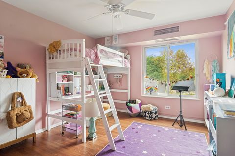 Tiny photo for 1415 E Central Road #422C, Arlington Heights, IL 60005 (MLS # 12496833)