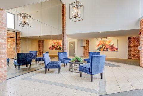 Tiny photo for 1415 E Central Road #422C, Arlington Heights, IL 60005 (MLS # 12496833)