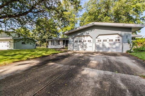 Photo of 23 Cambridge Drive, Spring Valley, IL 61362 (MLS # 12456075)