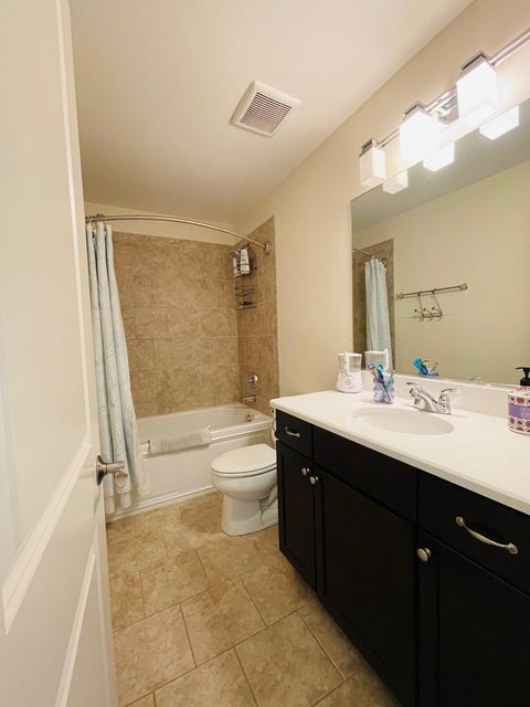 Tiny photo for 1986 Dauntless Drive, Glenview, IL 60026 (MLS # 12623385)