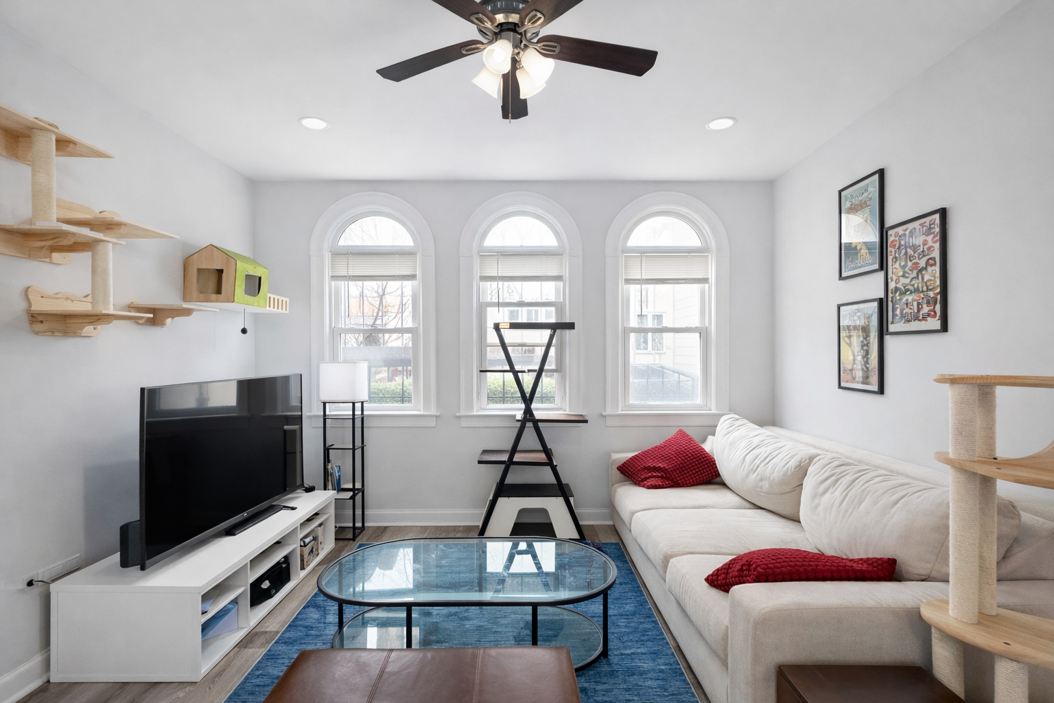 3449 N Elaine Place 101