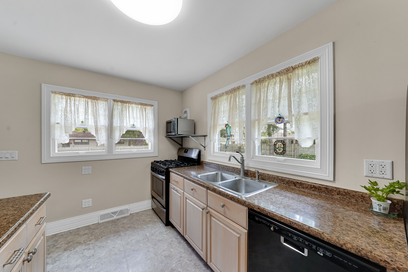 8819 Acorn Path