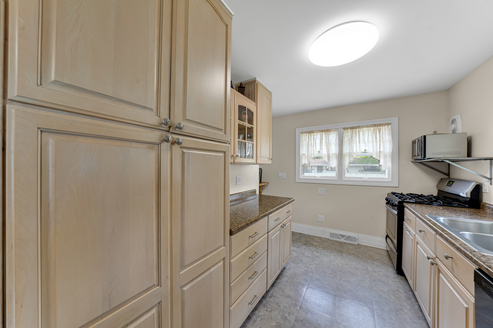8819 Acorn Path