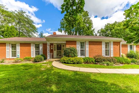 Photo of 36W650 HICKORY HOLLOW Drive, Dundee, IL 60118 (MLS # 12459149)