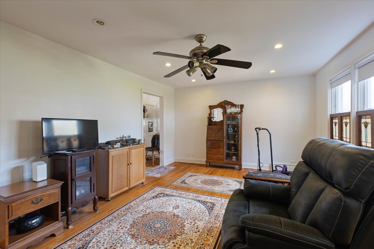 4855 DOBSON Street 104