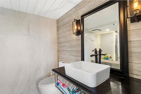 Tiny photo for 40 N TOWER Road #1E, Oak Brook, IL 60523 (MLS # 12492110)