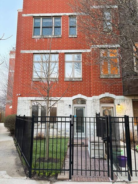 331 E 17th Street Chicago IL 60616
