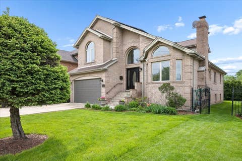 Photo of 8317 W Ballard Road, Niles, IL 60714 (MLS # 12651371)
