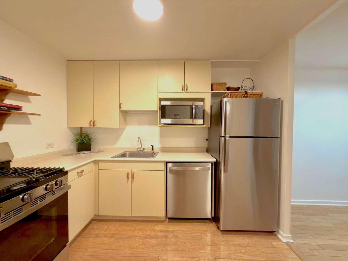 1960 N Lincoln Park West 2601