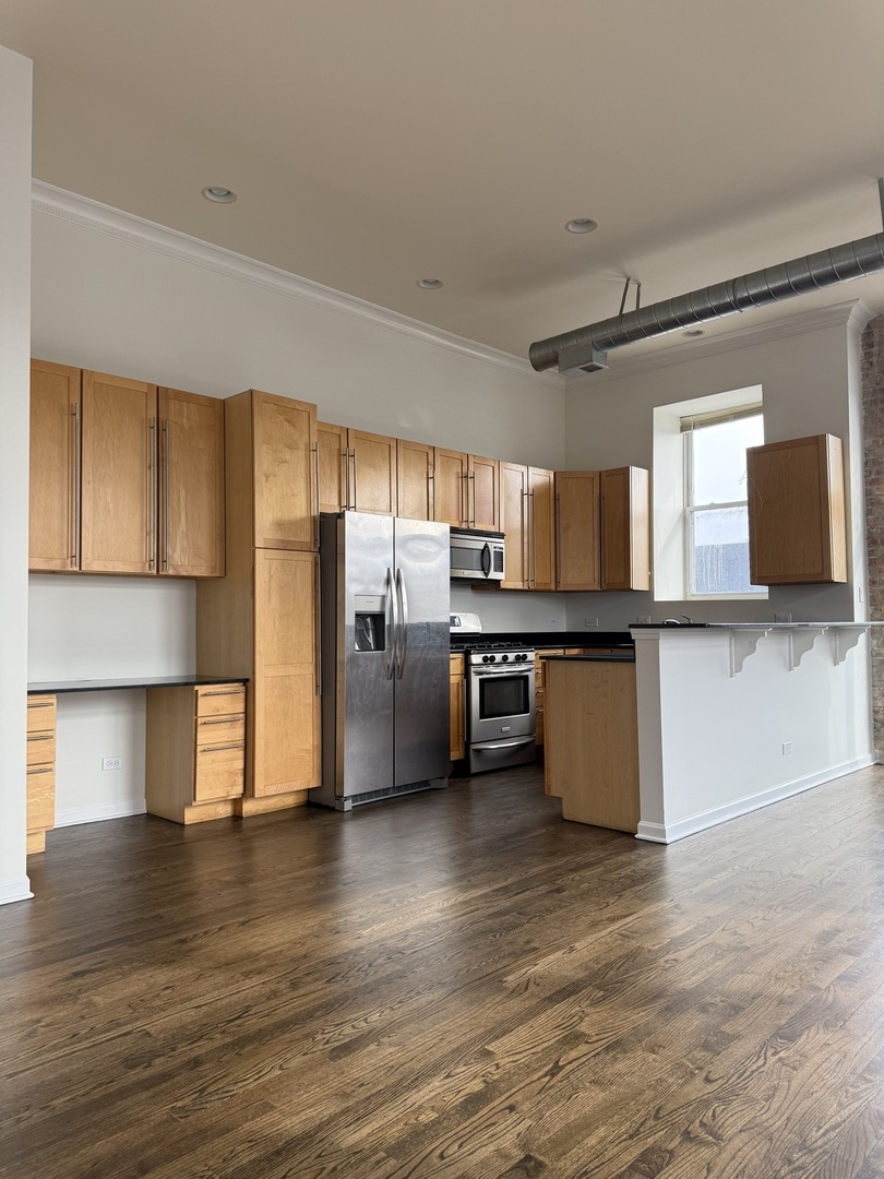 949 N Willard Court 304