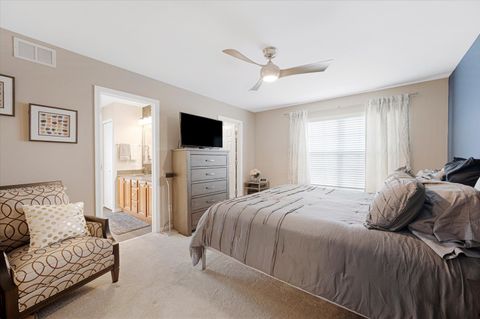 Tiny photo for 1401 S Fairfield Avenue, Lombard, IL 60148 (MLS # 12588572)