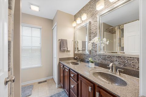 Tiny photo for 1401 S Fairfield Avenue, Lombard, IL 60148 (MLS # 12588572)