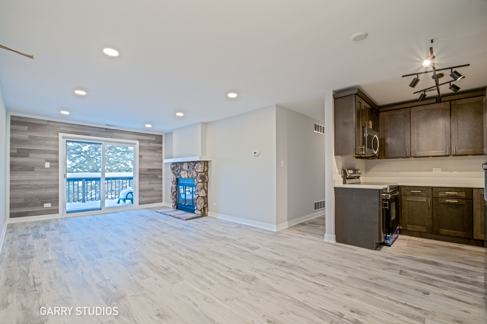 1460 STONEBRIDGE Circle G9