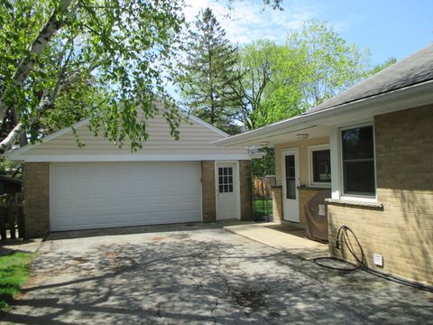 Tiny photo for 2307 Woodlawn Road, Northbrook, IL 60062 (MLS # 12588969)