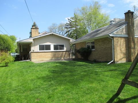 Tiny photo for 2307 Woodlawn Road, Northbrook, IL 60062 (MLS # 12588969)