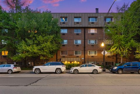 900 W FULLERTON Avenue 4F Chicago IL 60614