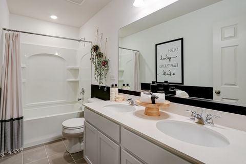 Tiny photo for 138 Piper Glen Avenue, Oswego, IL 60543 (MLS # 12588606)