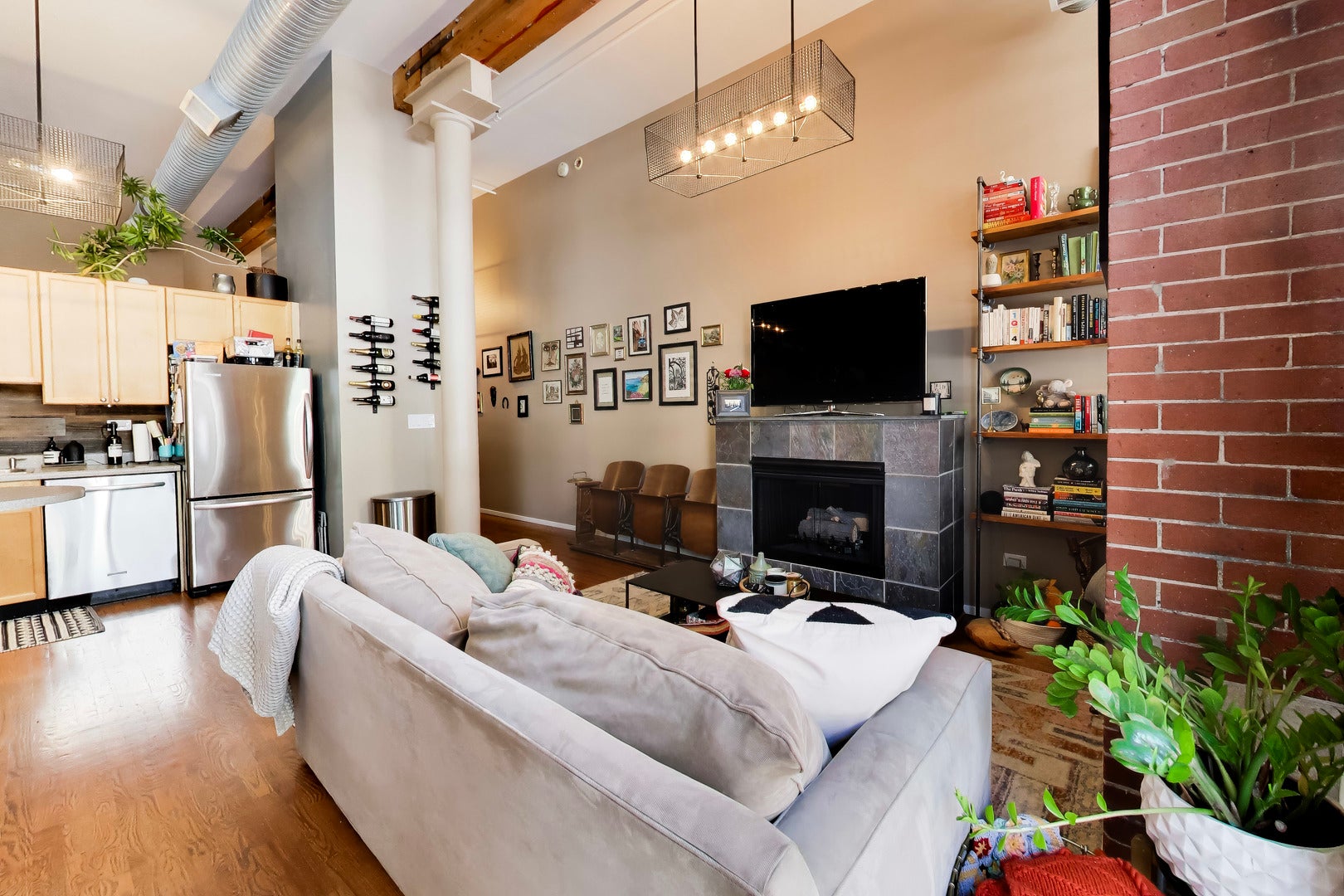 417 S Jefferson Street 102B