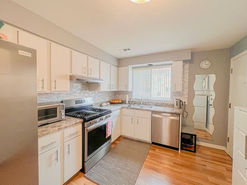 Tiny photo for 8422 W CATALPA Avenue #202, Chicago, IL 60656 (MLS # 12602353)
