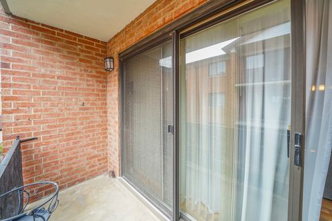 Tiny photo for 8422 W CATALPA Avenue #202, Chicago, IL 60656 (MLS # 12602353)