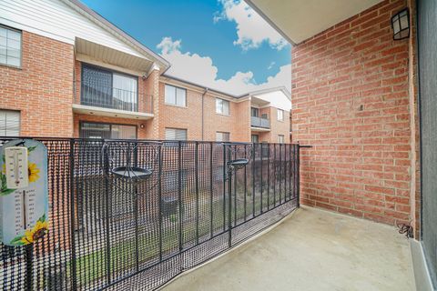 Tiny photo for 8422 W CATALPA Avenue #202, Chicago, IL 60656 (MLS # 12602353)