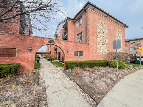 Tiny photo for 8422 W CATALPA Avenue #202, Chicago, IL 60656 (MLS # 12602353)