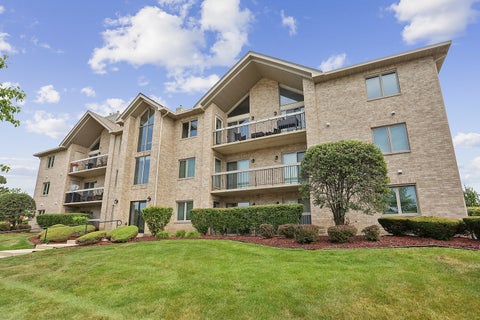 Tiny photo for 14011 Norwich Lane #303, Orland Park, IL 60467 (MLS # 12715572)
