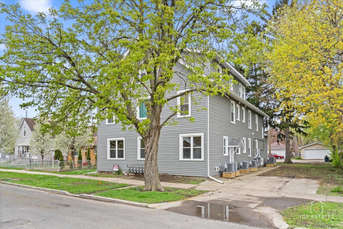 1542 Victoria Avenue