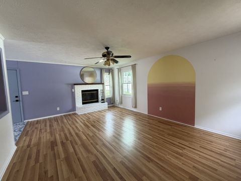 Tiny photo for 1 Cottonwood Street, Bloomington, IL 61701 (MLS # 12629674)