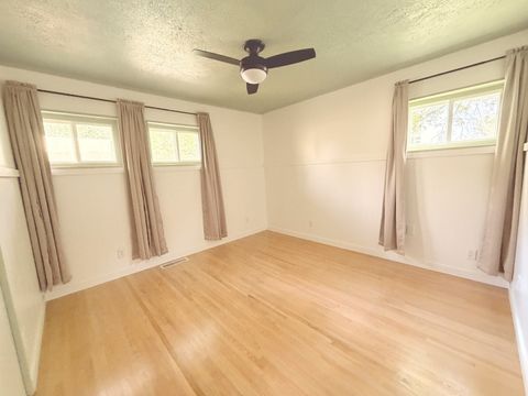 Tiny photo for 1 Cottonwood Street, Bloomington, IL 61701 (MLS # 12629674)