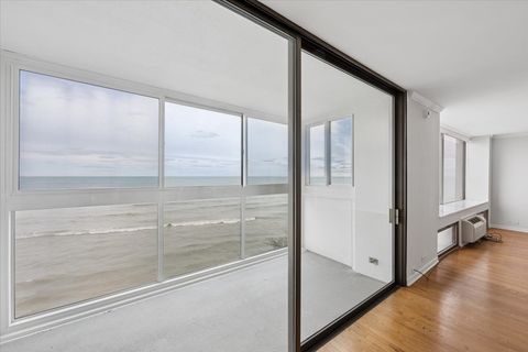 Tiny photo for 1500 Sheridan Road #6H, Wilmette, IL 60091 (MLS # 12595775)