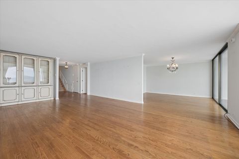 Tiny photo for 1500 Sheridan Road #6H, Wilmette, IL 60091 (MLS # 12595775)