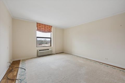Tiny photo for 1500 Sheridan Road #6H, Wilmette, IL 60091 (MLS # 12595775)